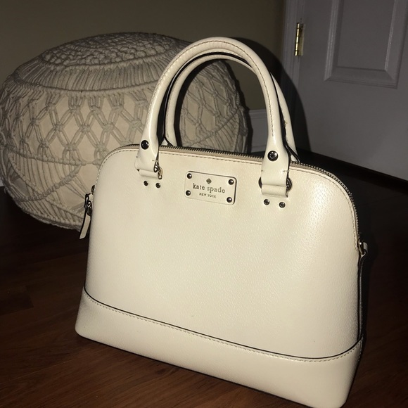 KATE SPADE Like New White Cream Wellesley Purse - Picture 1 of 7